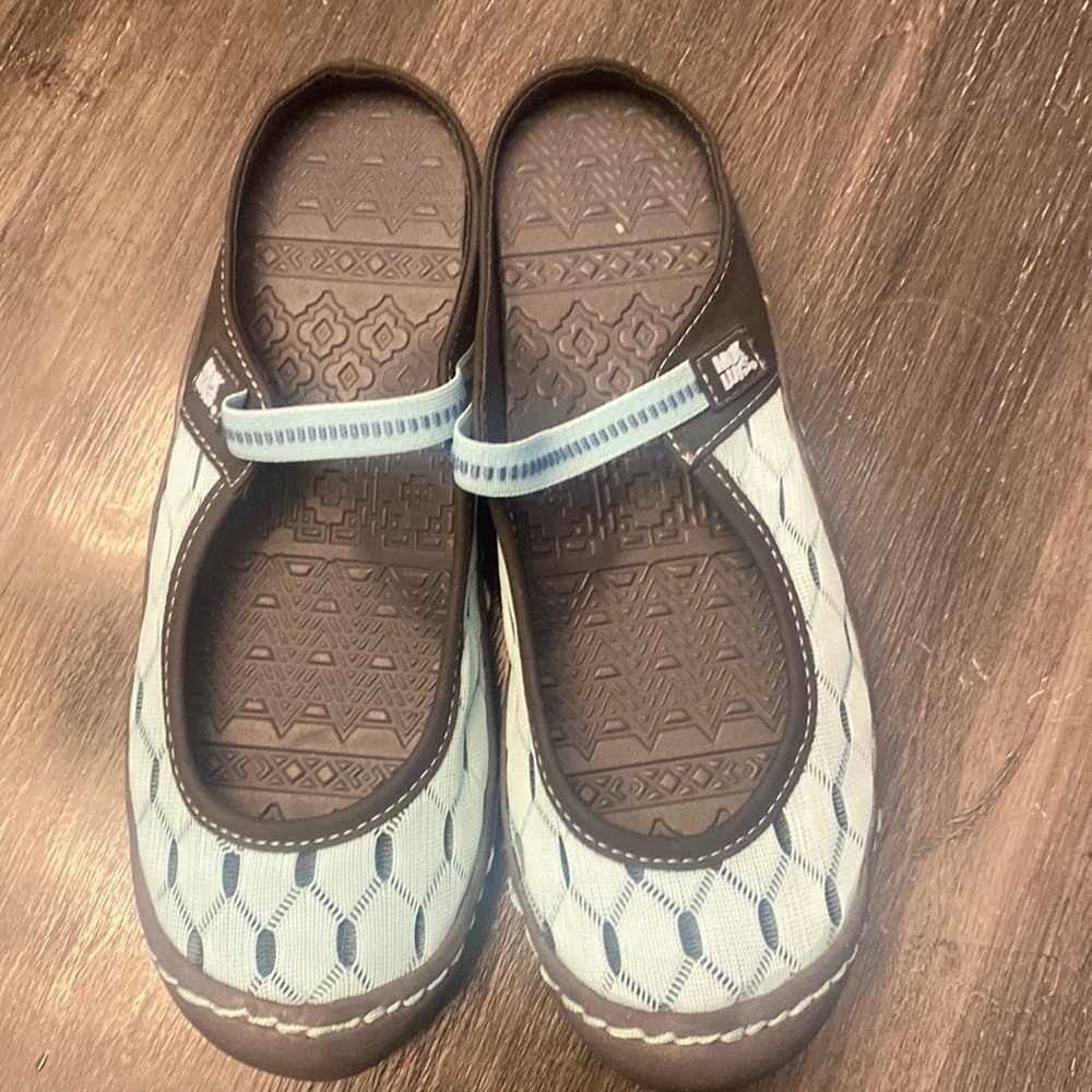 NWOB🍍MUK LUKS🍍SIZE 7🍍H-2